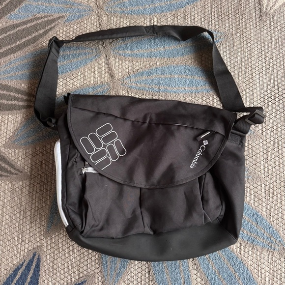 Columbia Outfitter Expandable Messenger Diaper Bag Black Shoulder Strap - Picture 1 of 10